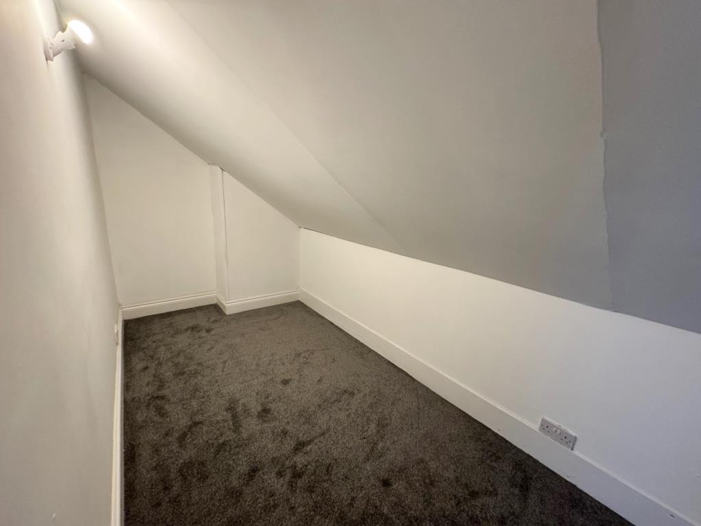 Lot: 91 - FOUR STOREY PROPERTY WITH POTENTIAL - Study-store